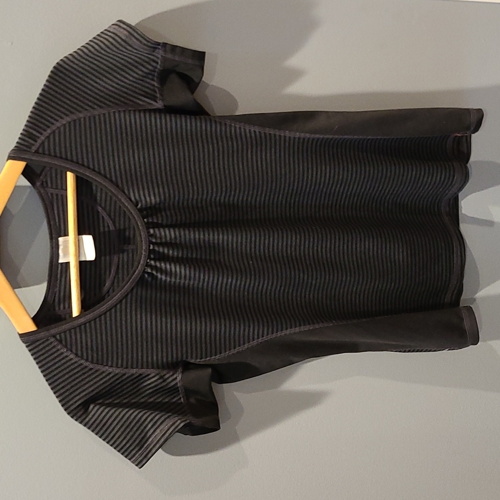 The Noth Face Irving Vapor Wick Striped Tee Sz. L